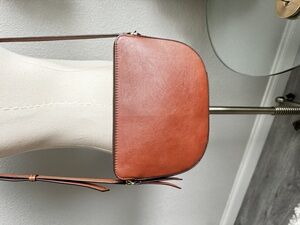 Banana Republic Crossbody Bag. NEW With Tag. Best price!